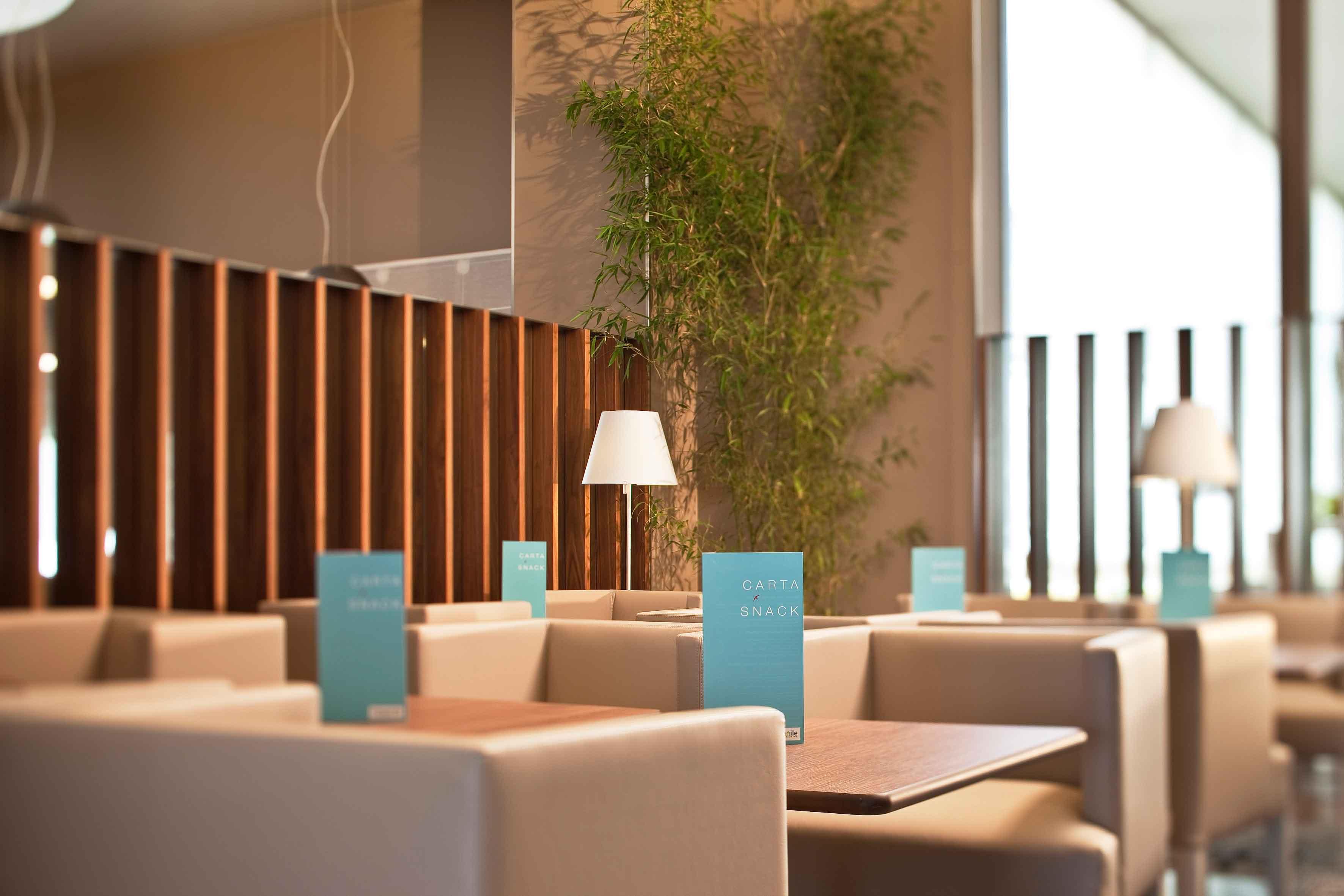 Campanile Malaga Airport Hotel Restaurant photo
